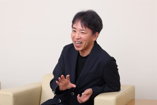 恋愛は40歳を過ぎてからするものだ。直木賞受賞作『ほかならぬ人へ』から14年、白石一文氏が最新刊『かさなりあう人へ』でたどり着いた至高の愛とは(Book Bang)