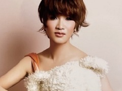 61歳のIKKO、モデル然とした40代細身ショットがマジな美　“思いっきりキュート”な外見に「えー誰？」「椎名林檎さん??」(ねとらぼ)