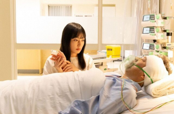 「ゆりあ先生の赤い糸」“ゆりあ”菅野美穂と“稟久”鈴鹿央士のバトルに隠し子も参戦 「愛人の子２人来たけどカオスすぎる」(エンタメOVO)