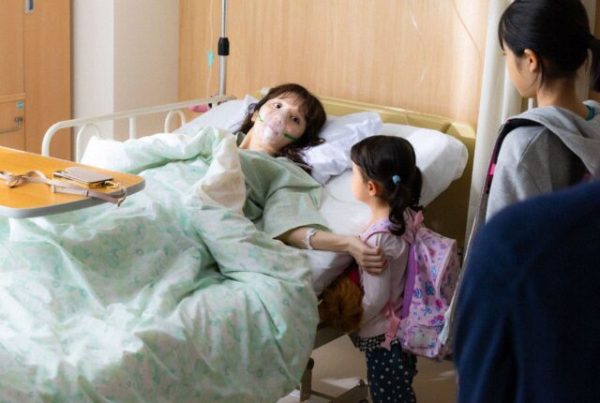 「ゆりあ先生の赤い糸」“ゆりあ”菅野美穂が“稟久”鈴鹿央士と“みちる”松岡茉優に同居を提案　「ゆりあは、父親が呪縛になっている」(エンタメOVO)