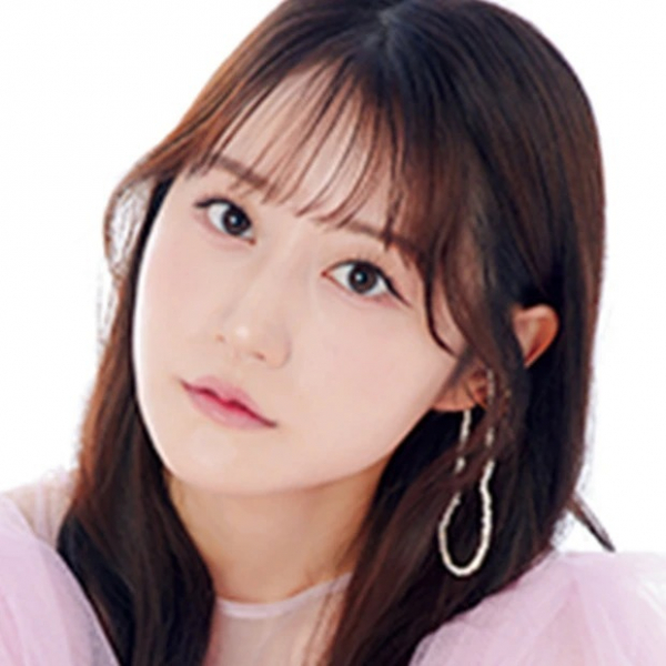 声優・小倉 唯さんのポーチの中身を拝見！ 2泊3日の女子旅の持ち物は？(MAQUIA　ONLINE)