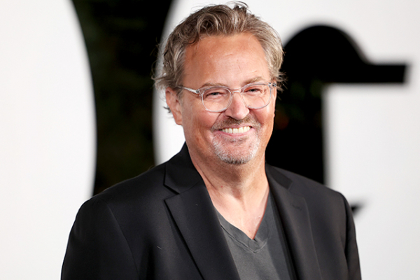 「フレンズ」マシュー・ペリーさん死去(映画.com)