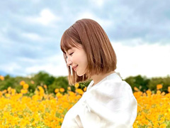 竹内渉、第1子妊娠でぽっこりおなか披露　夫は俳優の白洲迅、一風変わった結婚報告ショットが話題に(ねとらぼ)