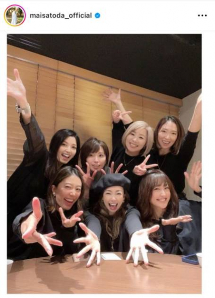 里田まい、ニッコリ笑顔の“ハロプロ会”SHOTに反響「世代としてはほんと眼福」「みなさんお変わりなく綺麗」(E-TALENTBANK)