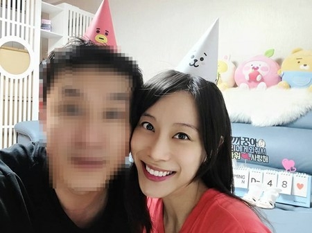 「妊娠33週」チョ・ミナ（元JEWELRY）、夫とセルフベビーシャワー…”来月は三人で撮ろう”(WoW!Korea)