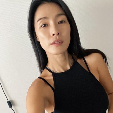 カヒ（元AFTERSCHOOL）、褐色の肌にブラトップファッション…168cm・50kgの美スタイル(WoW!Korea)