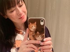 遠野なぎこ、デレ笑顔みせた年下新恋人へついに逆プロポーズ→婚約で突きつけた“希望”に彼キョトン「ワガママかも」「賛否あるのはよぉーく分かってる」(ねとらぼ)