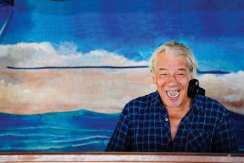 息を呑むイビザ島の映像とバレリアックな音楽にのせて贈る極上なドキュメンタリー『太陽と踊らせて』予告編解禁(BARKS)