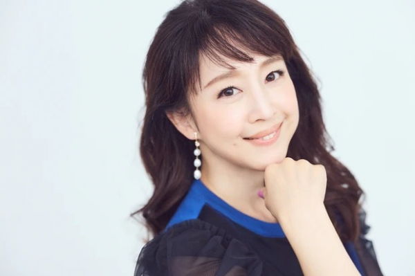 相田翔子さん「若い頃からずっと、変化することが大好き」。50代の今、チャレンジしてみたい髪型は？(MAQUIA　ONLINE)