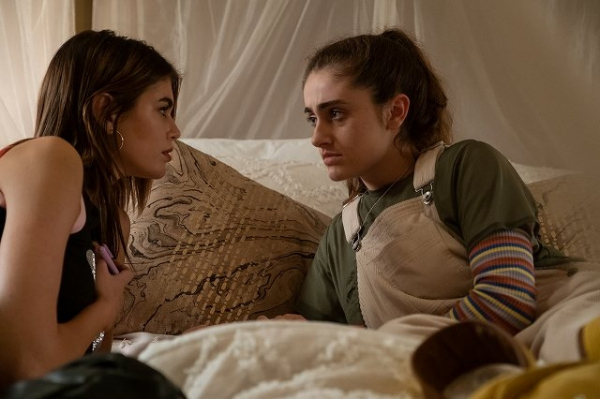 アメリカで大ヒット！高校が舞台のセックスコメディ「ボトムス 最底で最強？な私たち」Prime Videoで見放題配信中(映画.com)