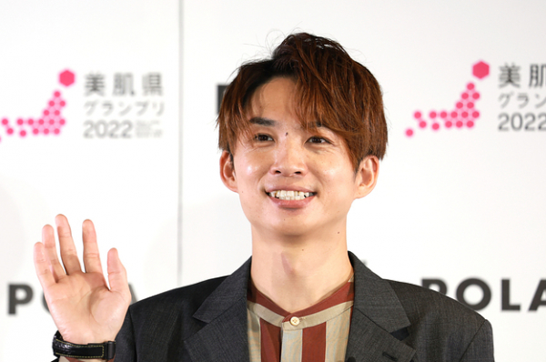 アインシュタイン・河井、“結婚式みたい“な同期ショット公開→「結婚したのかと……」「肩に手、キュン」とファン沸く(BuzzFeed Japan)