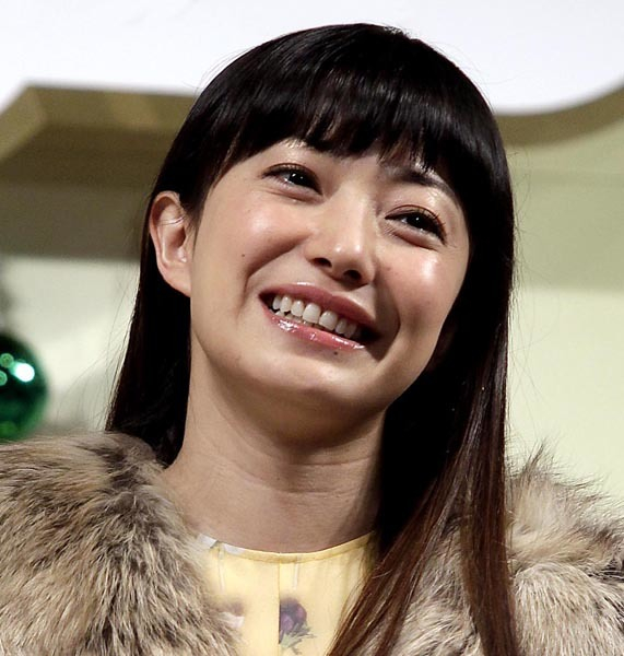 菅野美穂「ゆりあ先生の赤い糸」は家族のあり方を問う今期の連ドラ一番の問題作（碓井広義）(日刊ゲンダイDIGITAL)