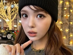 藤田ニコル、デビュー当時小6から“1回も捨てたことない”宝物 保管法に「これは勝てる人いないだろうな……」(ねとらぼ)