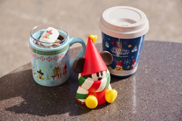 【東京ディズニーシー】クリスマス限定のスペシャルグルメ＆スーベニアアイテムのおすすめは？(MAQUIA　ONLINE)