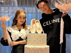 結婚3年目の板野友美、夫婦ショット公開も“別の部分”が注目浴びる　憶測招いて「2人目はいませんw」(ねとらぼ)