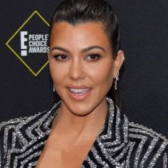 「焦らなくていい」コートニー・カーダシアンが出産を経験した人たちへ伝えたいこと(コスモポリタン)