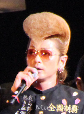 綾小路翔、キング・オブ・パンクロックは「とんねるず」矢島工務店に触発され（MusicVoice）