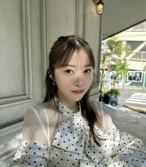 指原莉乃の清楚なシースルー衣装にファン大興奮！「お顔が天才すぎるのよ」「本当に大しゅきしゅぎる！」の声続々！(現代ビジネス)