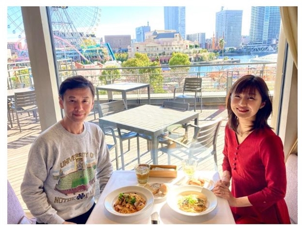 元シンパパの大浦龍宇一、息子の20歳記念で“父子肩組み”　亡き祖母の形見で撮影も「チャラくない？」→2回目はシックスタイルへ(ねとらぼ)