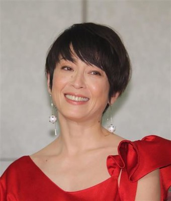 りえ、本木、草なぎ出席…サントリー「伊右衛門」新ＣＭ発表会が話題に（夕刊フジ）