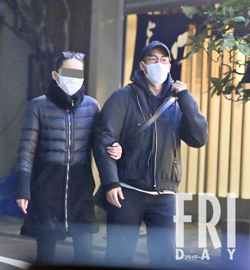 【スクープ！】直撃すると「真剣交際」を認め…尾上右近「歌舞伎界のプリンスが年上恋人と半同棲」写真(FRIDAY)