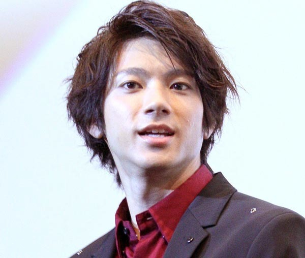 山田裕貴×西野七瀬に“半同棲継続”報道も結婚お預け？ 志尊淳「ワタナベエンタ退所」が示す高い壁(日刊ゲンダイDIGITAL)