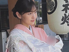 武田真治の22歳年下モデル妻、第1子のお宮参りでしみじみ「一瞬なんだよなぁ」　笑顔満開の母子ショットに「可愛い！」「今を大事にね」(ねとらぼ)