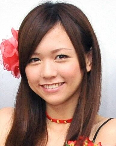 ガッキー結婚に、虎南有香が十代前半の「ニコラ」モデル時代に一緒だった思い出写真で祝福(スポーツ報知)