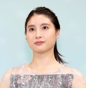「産後とは思えない」土屋太鳳、きゅっと引き締まったウエストに「細い」「反則でしょ」と絶賛の声(スポーツ報知)