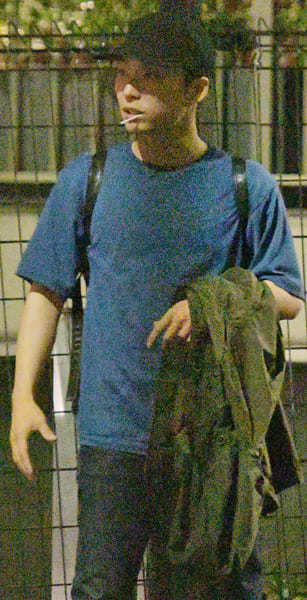 祝・結婚！　星野源、ペロペロキャンディー姿も　焼肉と甘い物の夜(NEWSポストセブン)