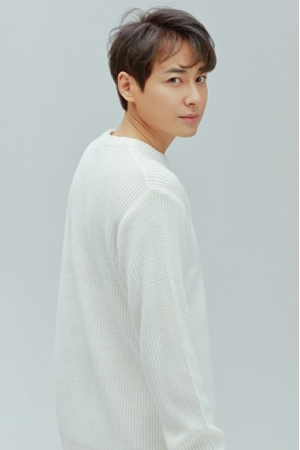 “10月結婚”イ・ジフン、バンド「NOVASONIC」22周年記念盤に参加…本格的な歌手再開を始動(WoW!Korea)