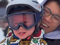 成田童夢、1歳次男が初スノボで才能開花 遺伝感じさせるセンスに「えっ天才」「バランス感覚すご!!」(ねとらぼ)