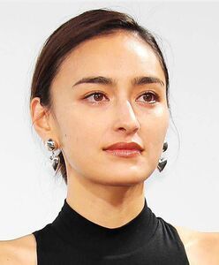 長谷川潤、抜群スタイルの水着姿「１５年ぶりにサーフィン」挑戦に「オーラが美しい」「健康的できれい」の声(スポーツ報知)