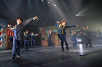 爆笑必至の極上パフォーマンス！梅棒の新作、上演中（チケットぴあ）