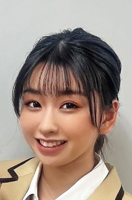 ハライチ岩井妻の19歳女優、チェックのミニスカ生美脚＆白ハイ姿公開し「かわいい」の声相次ぐ(日刊スポーツ)