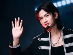 市村正親の15歳息子・市村優汰、王子様系衣装が「韓国アイドルみたい」　アーティスト然した雰囲気が母・篠原涼子にも「似てる」(ねとらぼ)