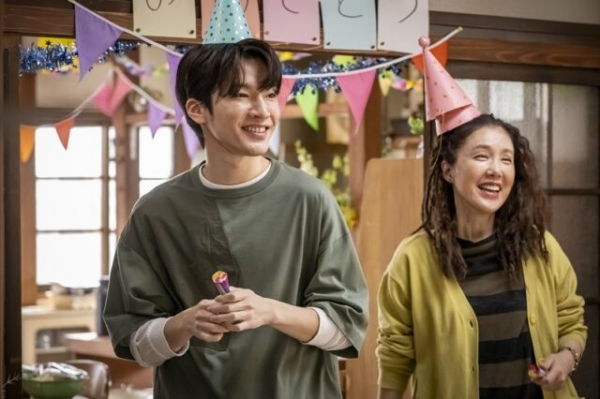 「春になったら」“岸”深澤辰哉の“瞳”奈緒への優しさに反響集まる　 「岸くんがいい男過ぎる」「絶対に好きになっちゃう」(エンタメOVO)