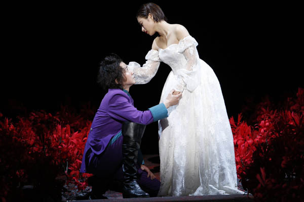 「終わりよければすべてよし」石原さとみ、藤原竜也の軽妙洒脱な演技(日刊ゲンダイDIGITAL)