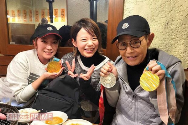 「金メダルに触ってみたい」加藤茶の夢を叶えた綾菜の友だち・高木菜那、メダル持参焼肉で仲良しに(週刊女性PRIME)