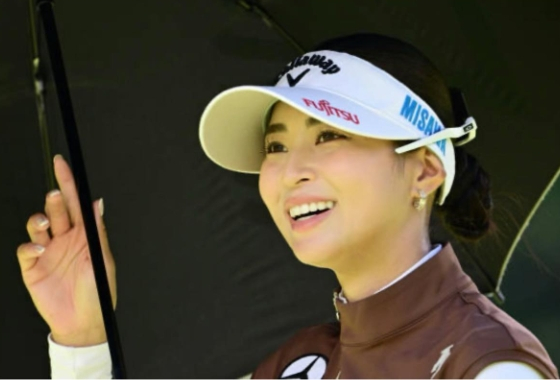 女子ゴルファー・柏原明日架が結婚発表「心の温かい彼と人生歩んでいきます」(オリコン)