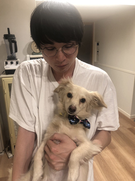 表情が柔らかくなったのは愛犬効果？空気階段・水川かたまりが取材前に泣いてしまった”驚きの理由”とは(CREA WEB)