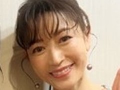 元国民的美少女、テレビ出演で“49歳の美ぼう”にネット衝撃　「20代にしか見えない」「びっくりするくらい綺麗！」(ねとらぼ)