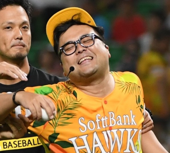 とろサーモン・久保田和靖「お洒落すぎて回りにキレられた。笑笑笑笑笑」結婚式コーデを披露　「痩せて、イケメンになりましたね」などファンの声(西スポWEB OTTO！)