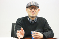 G2翻訳・演出の日本初上演作は新感覚な芝居（チケットぴあ）