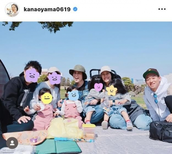 大山加奈さん、“双子×双子”のピクニックショットに「可愛いが大渋滞」「素敵な交流ですね」とほっこり(スポーツ報知)