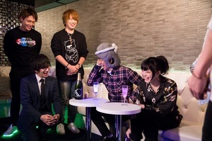 きゃりーがホストと「歌舞伎町いやほい」を踊る!? 初体験に挑戦した「お初」ロケ企画放送（rockinon.com）