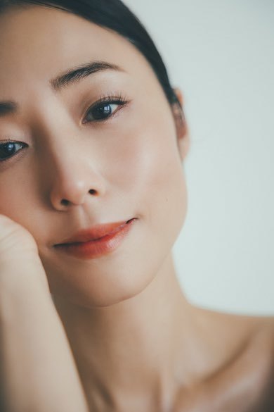 MEGUMI最新刊『心に効く美容』、5月12日に刊行　ほうれい線“消滅”した5年のビフォアフも話題に(ねとらぼ)