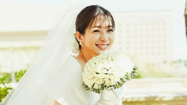 足立梨花　純白ドレスで夫と幸せムード全開結婚式　「たくさん夢が叶いました」ファンから祝福あふれる(めざましmedia)