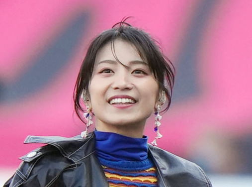 miwaイメチェン？薄ピンク髪に虹色ドレス合わせ「どえらく覚醒」アルバムジャケット写真公開(日刊スポーツ)