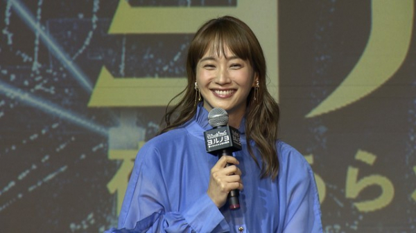 藤本美貴 娘が猫に！？「猫にしてくれ....ひげを書いてくれ...」かわいすぎる写真にファン「パパの血継いでるね」(めざましmedia)